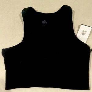 ALO Yoga Women's Classic Black Tank Top. Size M. Black. NWT